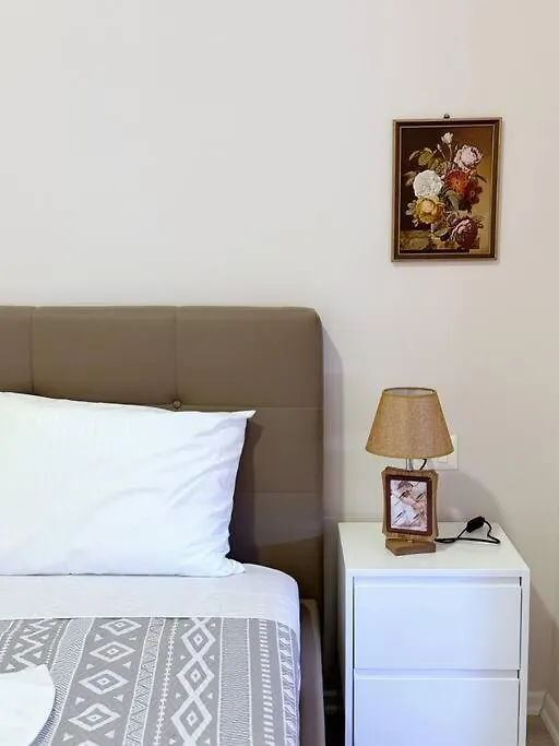 Aem 1 Bedroom Apartment Apt #5 Golem